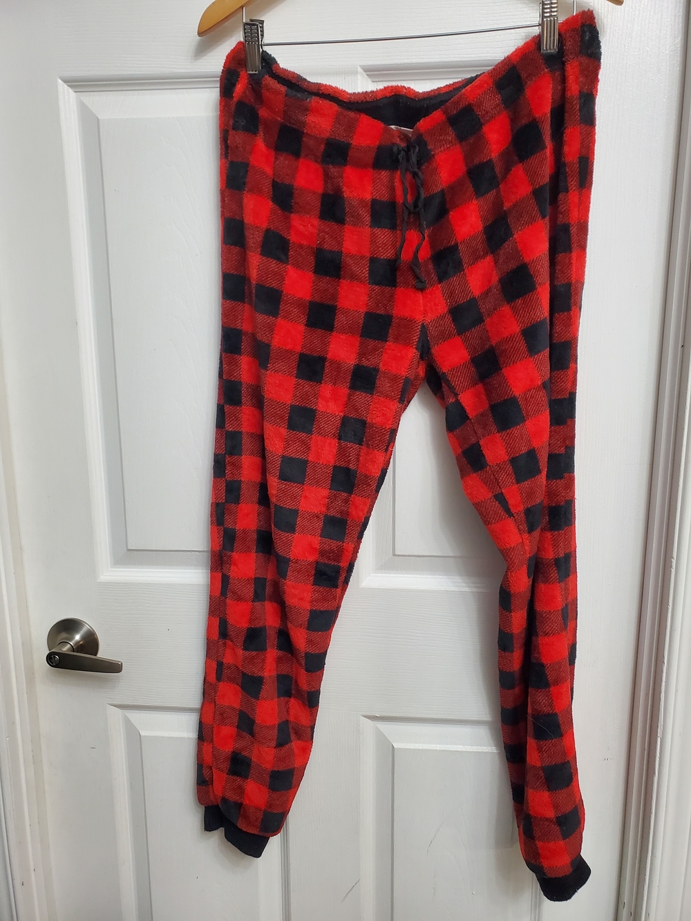 Bluenotes Cozy Red and Black Buffalo Plaid Pajama Lounge Pants - SIZE L/G
